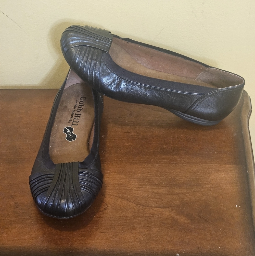 Cobb Hill RevCraze ballet flats by Rockport Size 8